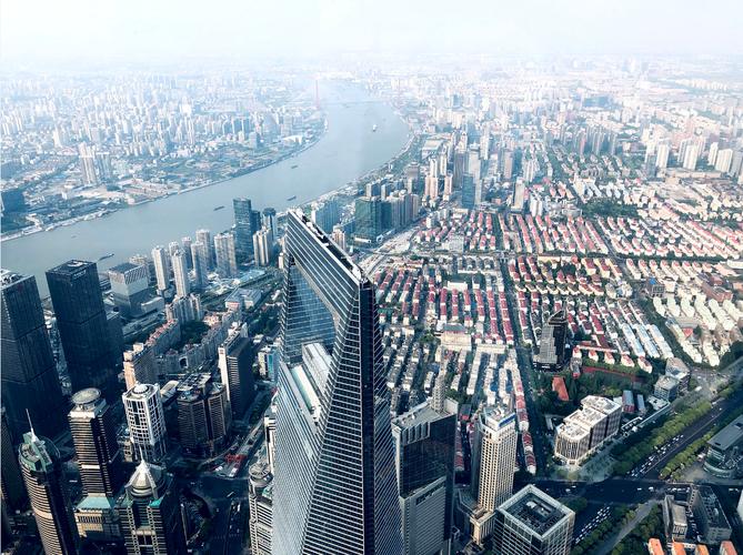 百貨與五金交電 生活運轉(zhuǎn)的雙引擎